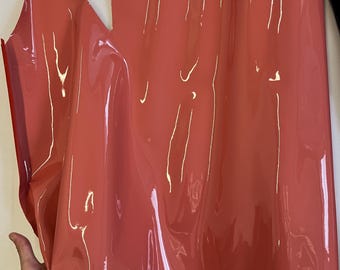 Glossy Cow Patent Leather: Soft Italian Leather for Crafts (1.1mm 2,5 oz)