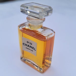 Chanel N°22 Chanel perfume - a fragrance for women 1922