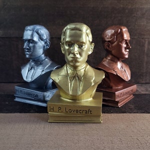 Chronicler of Cosmic Horror: H.P. Lovecraft Bust