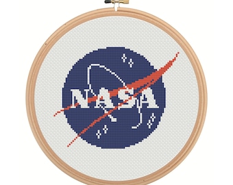 Wzór haftu krzyżykowego z logo NASA | Kosmiczny prezent dla niego | Początkujący, liczony w formacie PDF