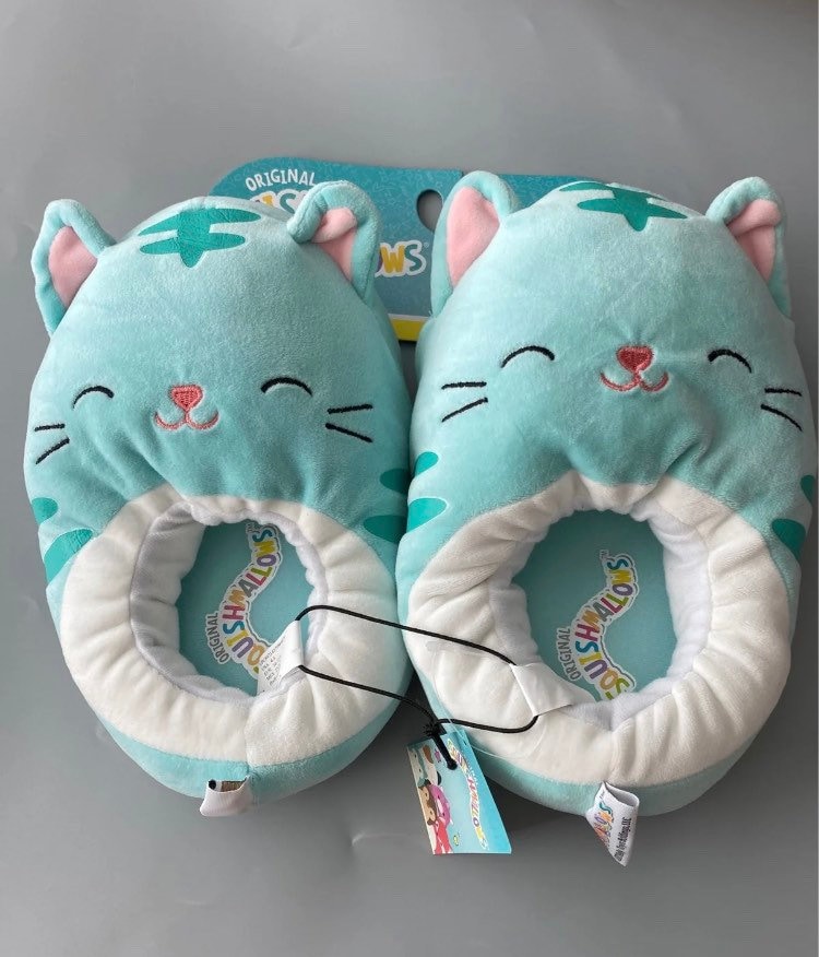 Squishmallow Slippers size 23