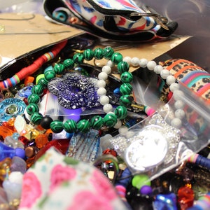 Jewelry Box Mystery Scoop - Surprise mystery scoop box - charms bracelet necklace pendant beads