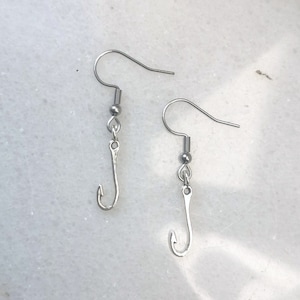 Fishing mom fish hook earrings, fisherman gift silver jewelry, for fresh saltwater ocean river fishing lovers, classic gift for women girls