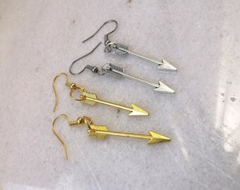 Bogenschießen Pfeil Ohrringe, Gold Silber Dreieck Ohrringe, geometrischer ästhetischer Schmuck, Sieger Sieger Krieger Geschenk, Pfeilspitze Bogen Speer Charm