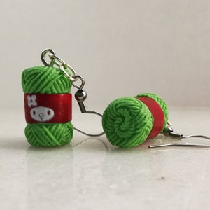 Boucles d'oreilles à tricoter en fil de crochet, modèle de bijoux à coudre, cadeau pour les amateurs d'artisanat, breloques en résine d'aiguille à tricoter, perles de laine de fil de boule colorées image 3