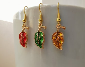 Boucles d’oreilles en feuilles d’automne, bijoux boho d’automne colorés, boucles d’oreilles pendantes de déclaration boho de la nature, mode mignonne d’automne, charme de feuille verte délicate