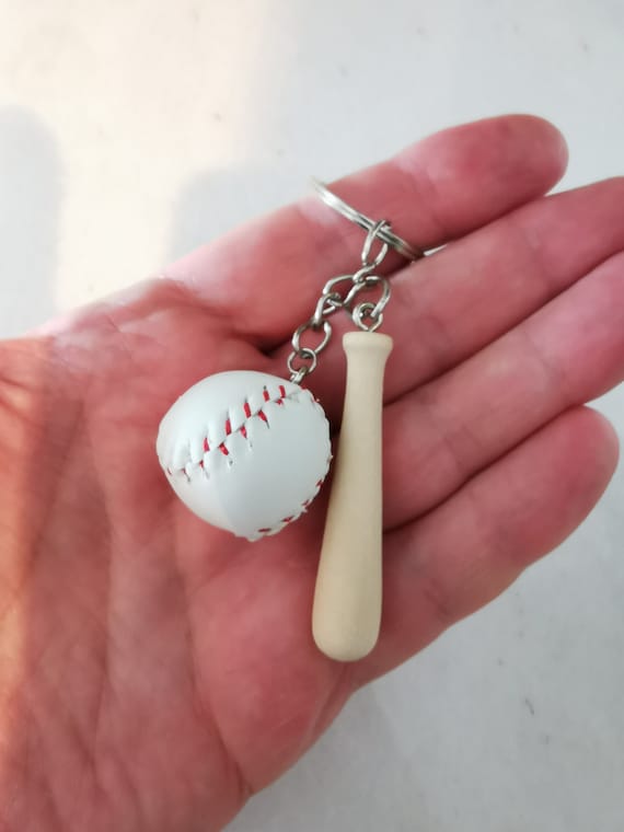 DIY BASEBALL BAT KEYCHAIN 