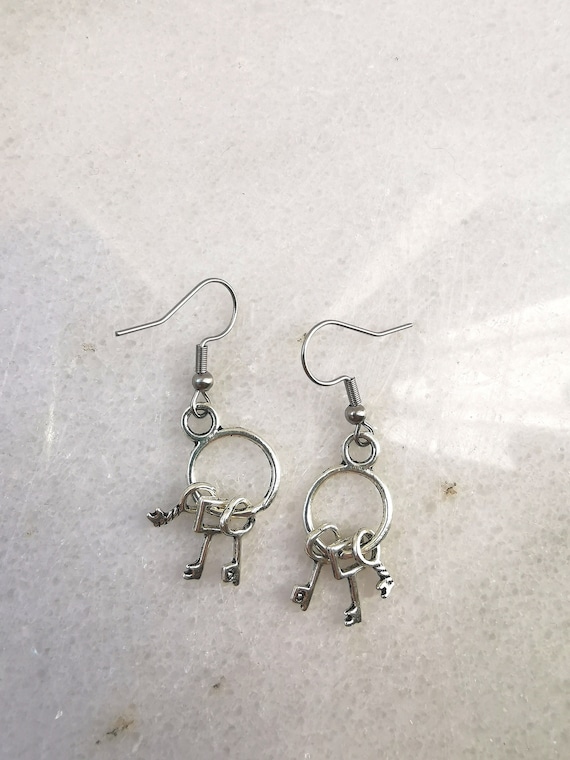 Bunch of keys silver earrings, dainty vintage minimalist jewelry, small tiny key hoop earrings, antique key to my heart love gift set