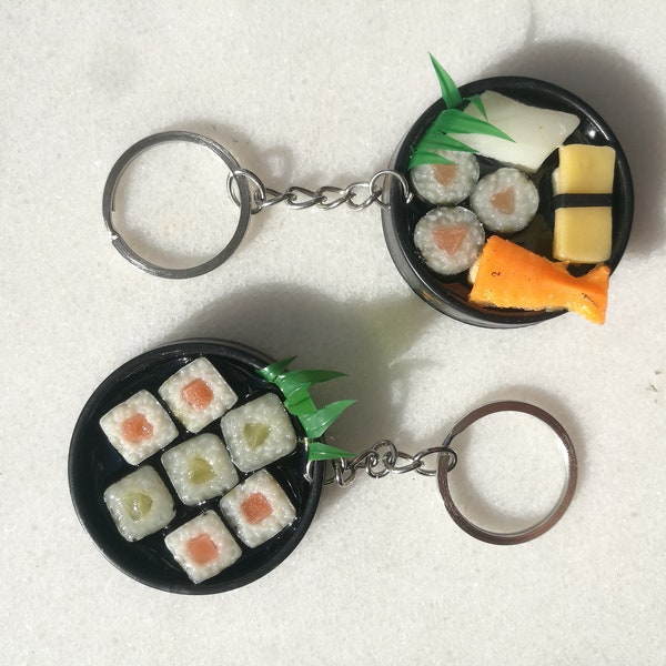 Porte-clés de sushi Kawaii, porte-clés de nourriture japonaise, porte-clés amusant de fausse nourriture miniature, cadeau d'amant de sushi maki nigiri, bijoux de charme mignons de cuisine asiatique