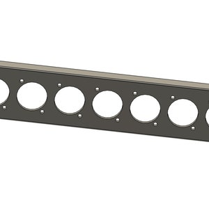 Peut inclure: Un composant métallique gris foncé avec sept ouvertures circulaires. La pièce rectangulaire comporte une section surélevée sur le dessus et plusieurs petits trous sur les bords. La conception semble être destinée au montage ou au logement d'autres composants.