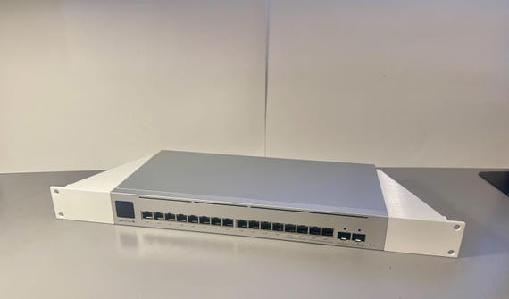 Unifi Switch Pro Max 16 Poe - Centered 1U Rack Mount - Etsy