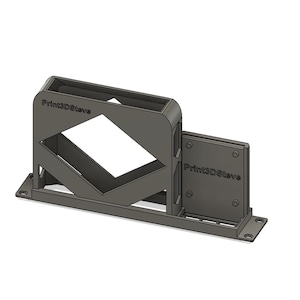 Könnte beinhalten: Ein schwarzer 3D-gedruckter Filament-Halter mit dem Text "Print3DSave" an der Seite. Der Halter hat eine diamantförmige Öffnung für das Filament.