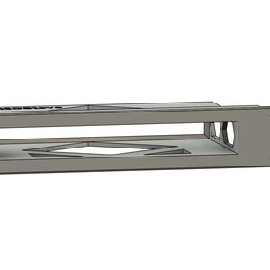 Peut inclure: Un rack en métal argenté avec une ouverture rectangulaire. Le rack a une finition métallique lisse et est conçu pour contenir un appareil ou un autre objet.