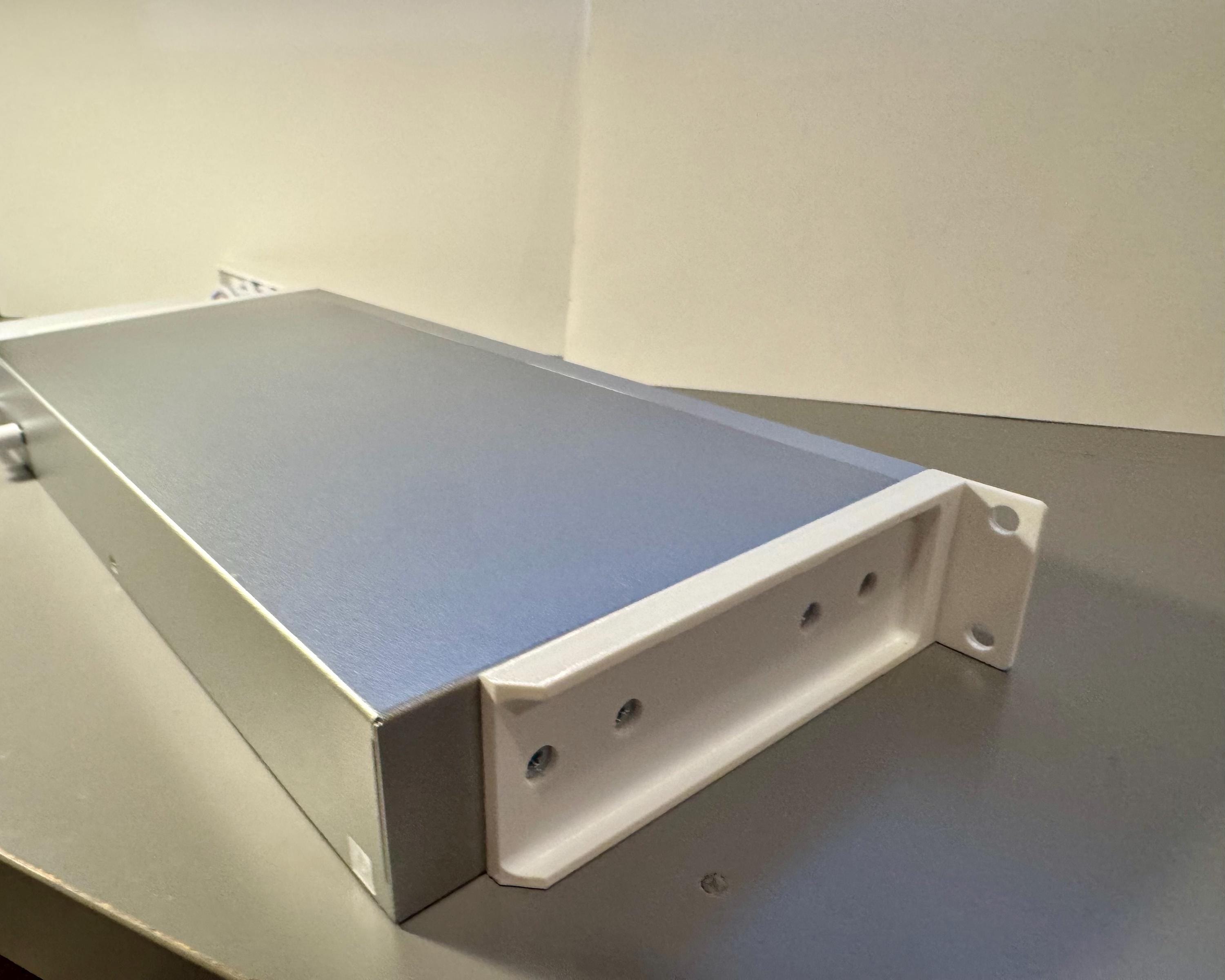 UniFi Switch Pro Max 16 PoE - 1U ラックマウント - Etsy 日本