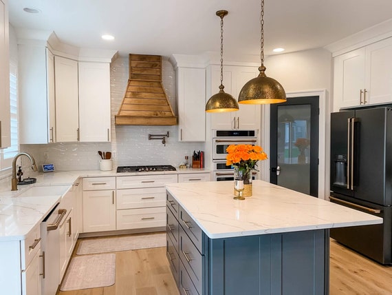 Shiplap outlet hood range
