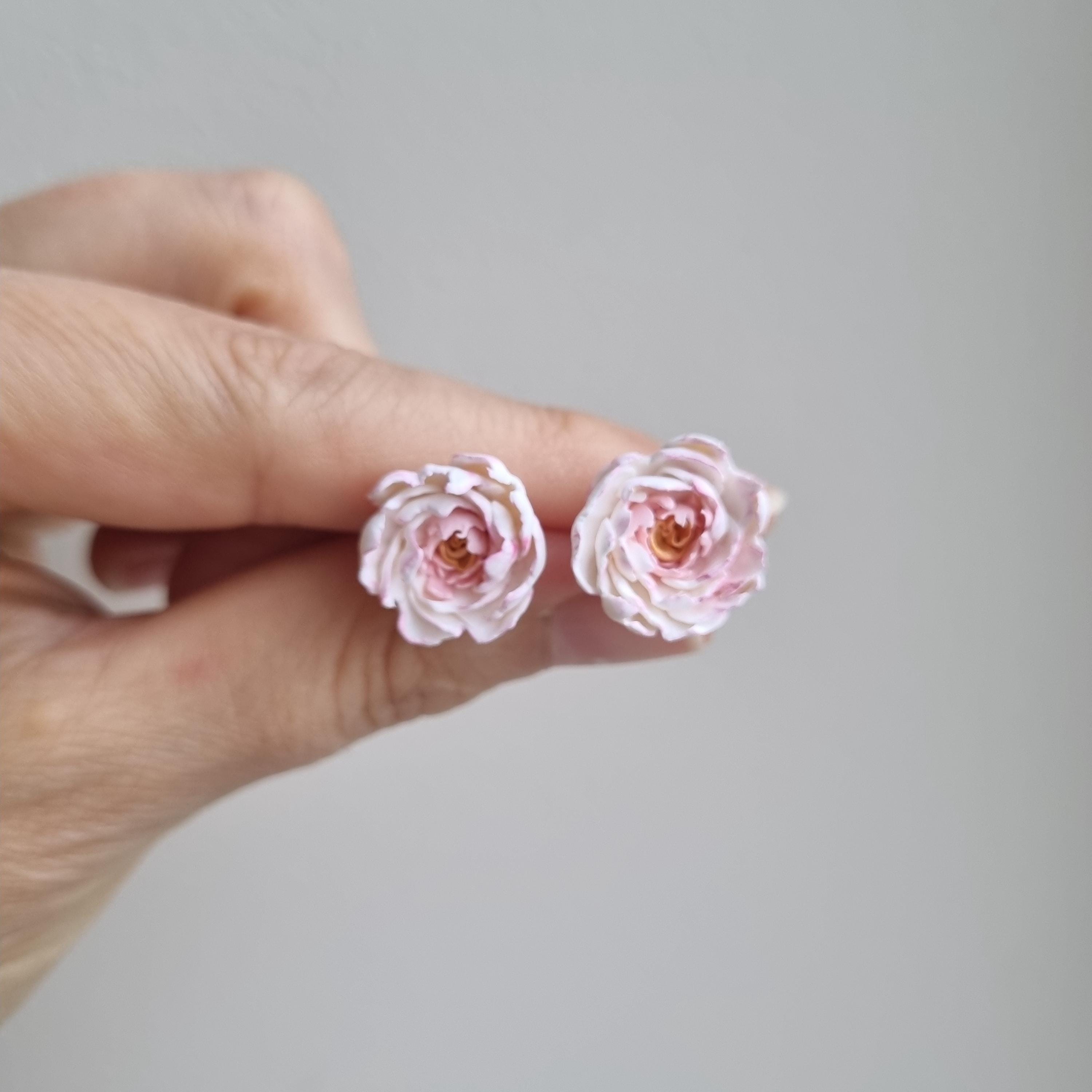 Orecchini a bottone in argento sterling a forma di fiore di