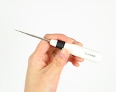 Clover Straight Tailor's Awl *Sewing Report Pick*