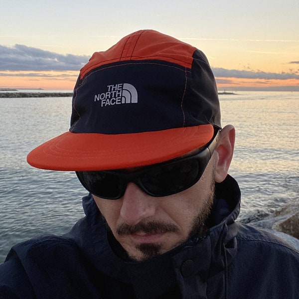 TNF 5-Panel-Mütze aus recyceltem Material / Unisex-Skate-Mütze / Streetwear-Mütze / Surf-Mütze / Laufmütze / handgefertigte Mützen / Einzigartige Mütze / Geschenkidee