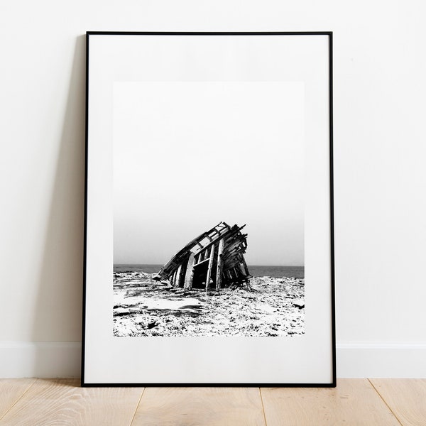 Abandoned Boat Photo, Norway Snow, Noir et Blanc, BW, Fine Art Photography, Digital Print Photography, Printable Wall Art, Instant Download