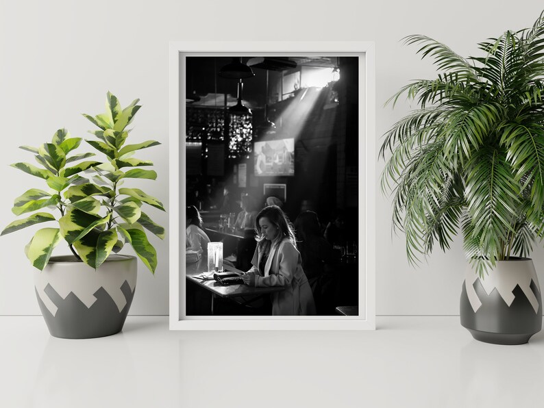 New York NY Light Bar Black/&White BW Noir Wall Art Woman Smartphone House Decoration Decor Pub Portrait Fine Art Photography Digital