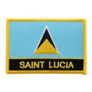 Puede incluir: Un parche bordado con la bandera de Santa Lucía. El parche es amarillo, negro y azul con el texto "SAINT LUCIA" en letras amarillas sobre un fondo negro.