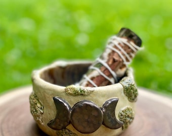 Handmade Ceramic Triple Moon Altar Bowl – Triple Goddess Moss Dish