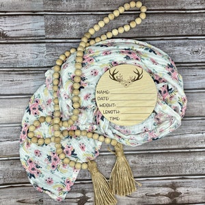 Signe floral de cerf / Faire-part de naissance de bois / Accessoire photo de nouveau-né / Signe de statistiques hospitalières