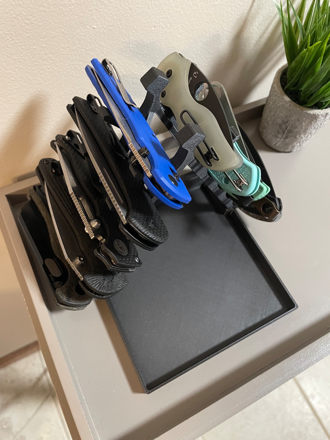 Triangle EDC Knife Rack W/catch Tray - for Knife and Item Storage - Etsy