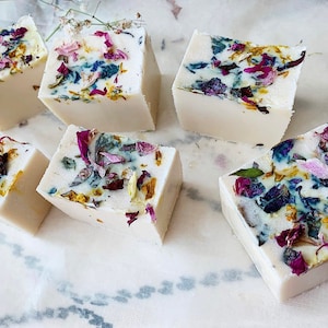 Customized Flower/Floral/Wedding/Gift essential oils scented Rose and Sunflower Soap Bar