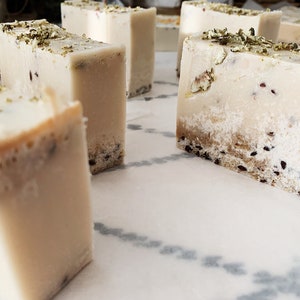 Organic exfoliant Coconut Cream & Lime with Flax Seed and Lemongrass scented Soap Bar