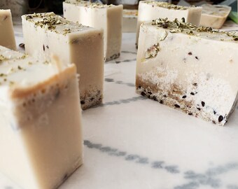 Organic exfoliant Coconut Cream & Lime with Flax Seed and Lemongrass scented Soap Bar