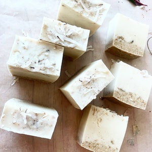 Creamy Coconut with Coconut essential oil Goats Milk bars