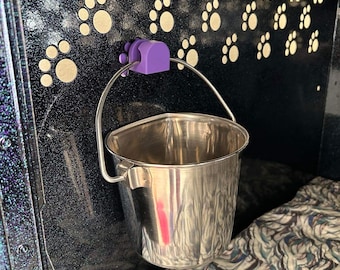 Melhor suporte de gancho para balde com orifício de ventilação para caixa de cachorro, compatível com carrinhos de caixas Best in Show