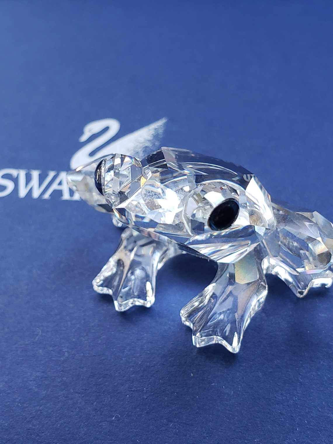 swarovski crystal frog figurine