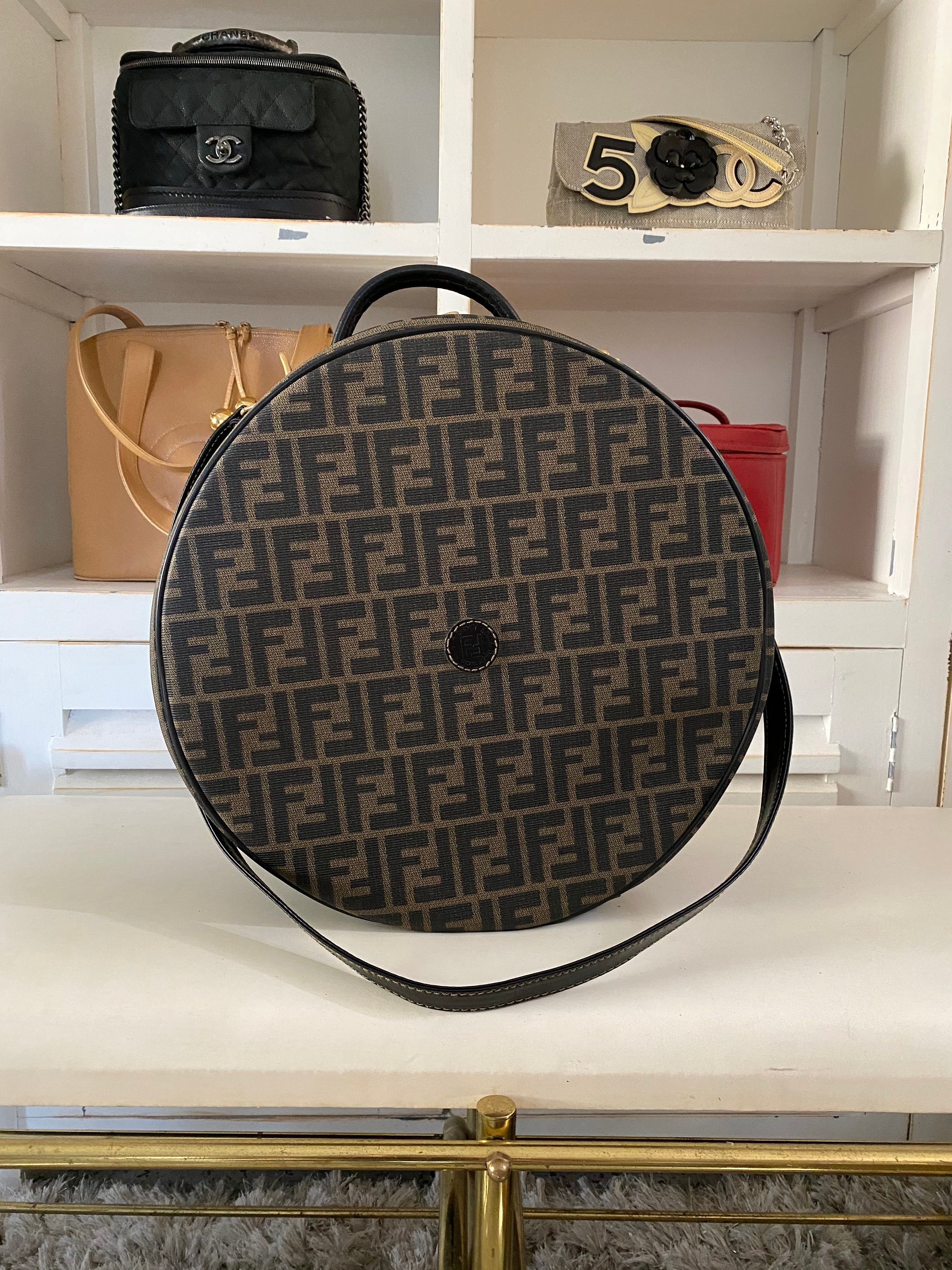 Fendi FF Vintage Round Vanity Case Crossbody Zucca Hat Box Fendi FF Vintage Round Vanity Case Crossbody Zucca Hat Box