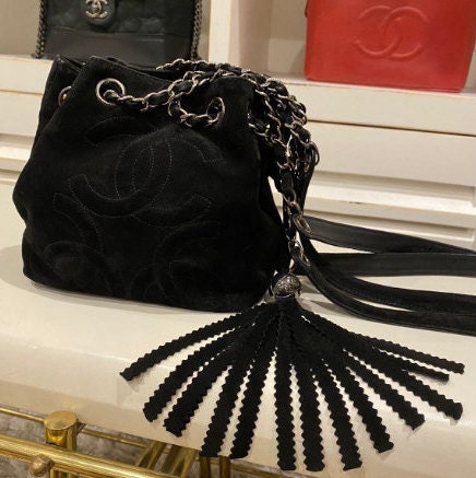 Chanel Caviar Shoulder Bags