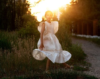 Linen Flower Girl Dress, Bohemian Flower Girl Dress, Ivory Lace Flower Girl Dress, Toddler Linen Dress