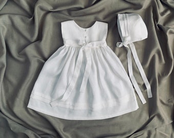 Robe en lin blanche, Robe de baptême pour fillette, Robe fleurie pour fillette, Robe de baptême pour bébé, Vêtements en lin pour fille