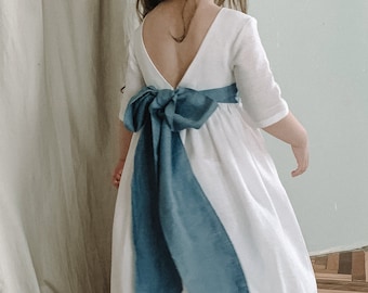 Weißes Boho Blumenmädchen Kleid, Maxi Leinen Mädchenkleid mit Ärmel