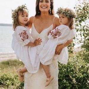 White Flower Girl Dress, Boho Flower Girl Dress, Linen Toddler Dress wiht Sleeve