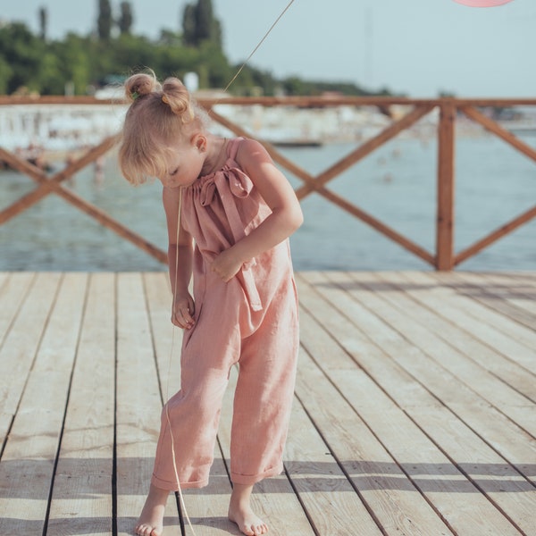 Salopette vieux rose, bouquetière, salopette bébé vert sauge, barboteuse en lin, tenue 1e anniversaire, vêtements en lin pour fille