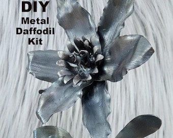 Kit de narciso de metal para hacer uno mismo // Narciso de metal // Kit de soldadura para hacer uno mismo // Tallo y soporte incluidos // Arte de metal para hacer uno mismo