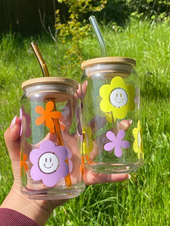 Smiley Daisy Glass Tumbler With Straw and Lid, Cute Cup Beer Can