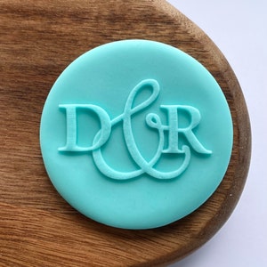 Tampon de fondant personnalisé Initiales de mariage. Lettres Cookie Stamp. Décoration de cupcakes en glaçage fondant