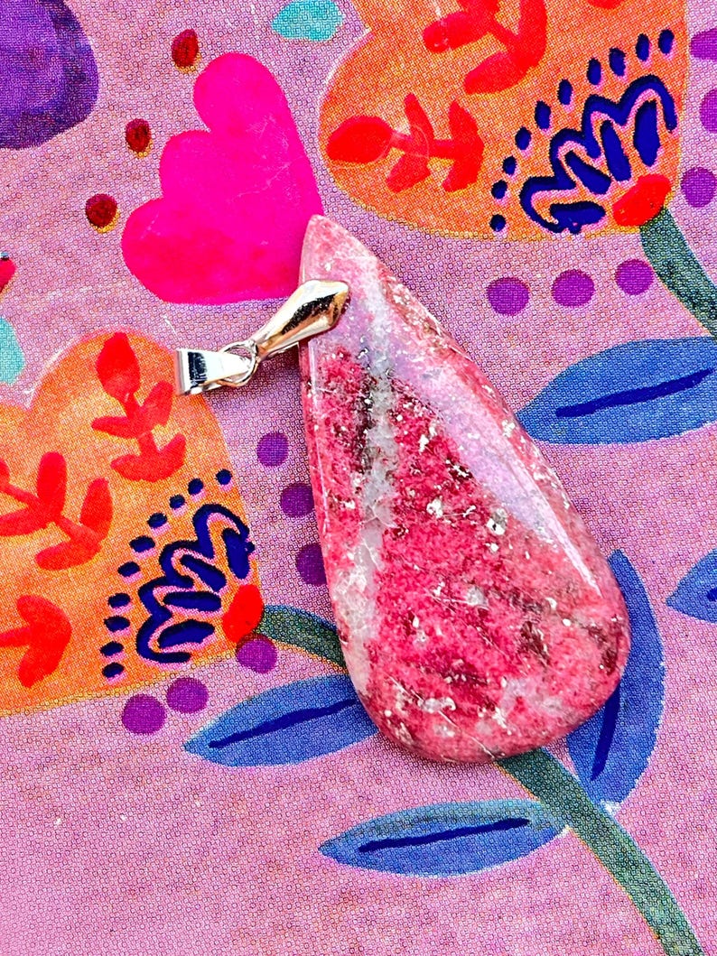 102024 Natural Zoisite Gemstone Pendant With Stainless Steel Necklace