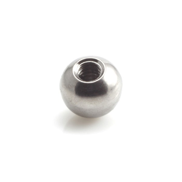 Titanium 4mm or 5mm ball for externally threaded 1.6mm/14g barbell and stud. Sold singly, not as a pair.