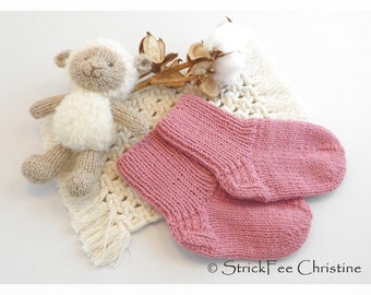 EXTRA weich gestrickte Erstlingssöckchen (9 cm), Mischgewebe, Wollsöckchen, Newborn, Babysöckchen, Stricksöckchen, Mädchen, Geschenk Geburt