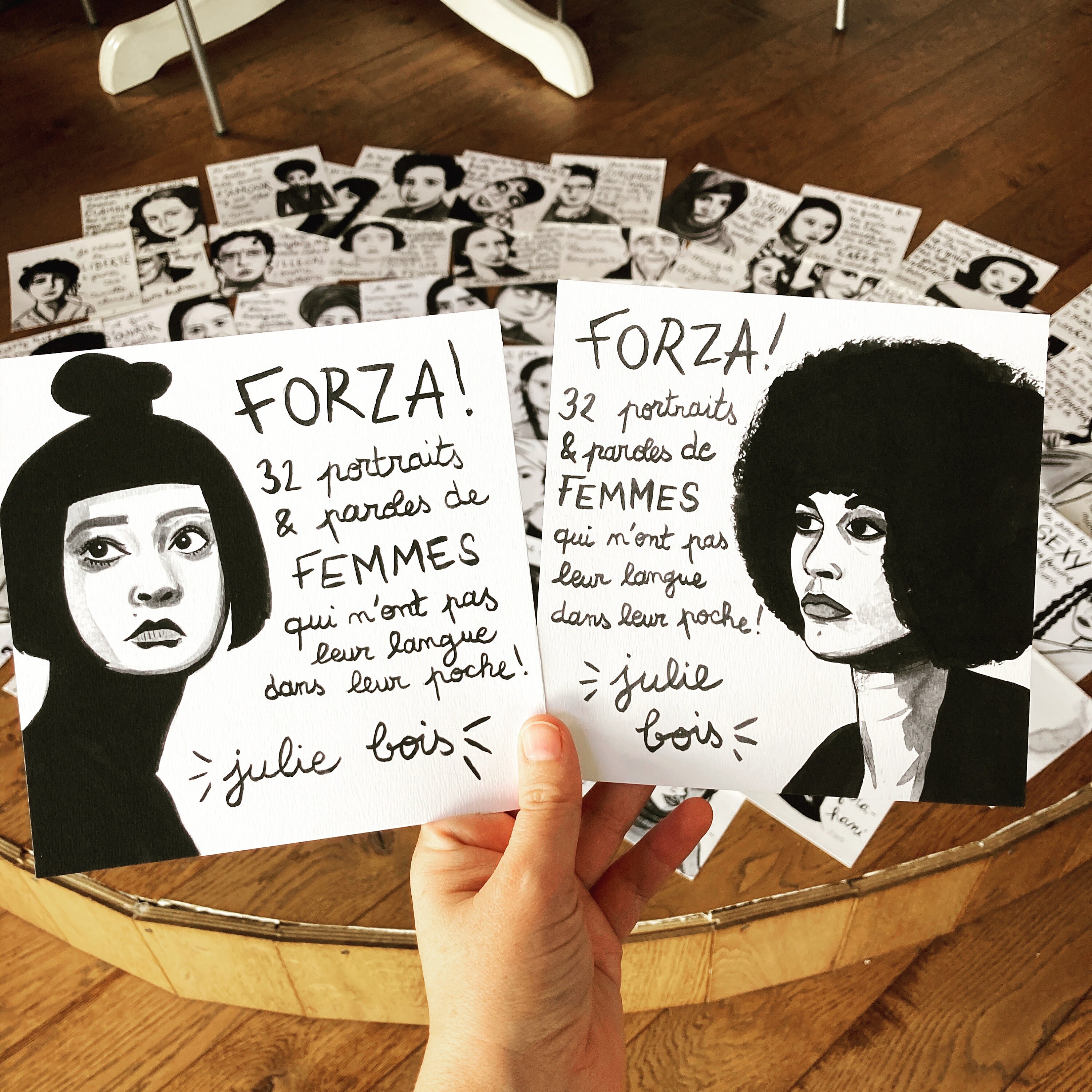 Lot 64 Portraits Femmes à L'encre