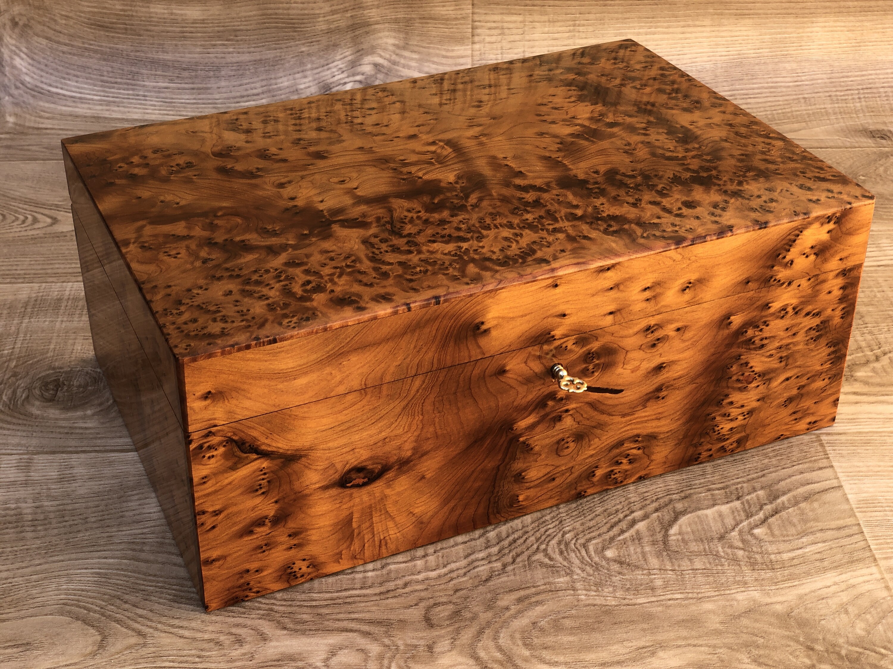 11.5 X 7.7 Big Special Handmade Thuya Burl Box , Lockable Thuya Wood ...