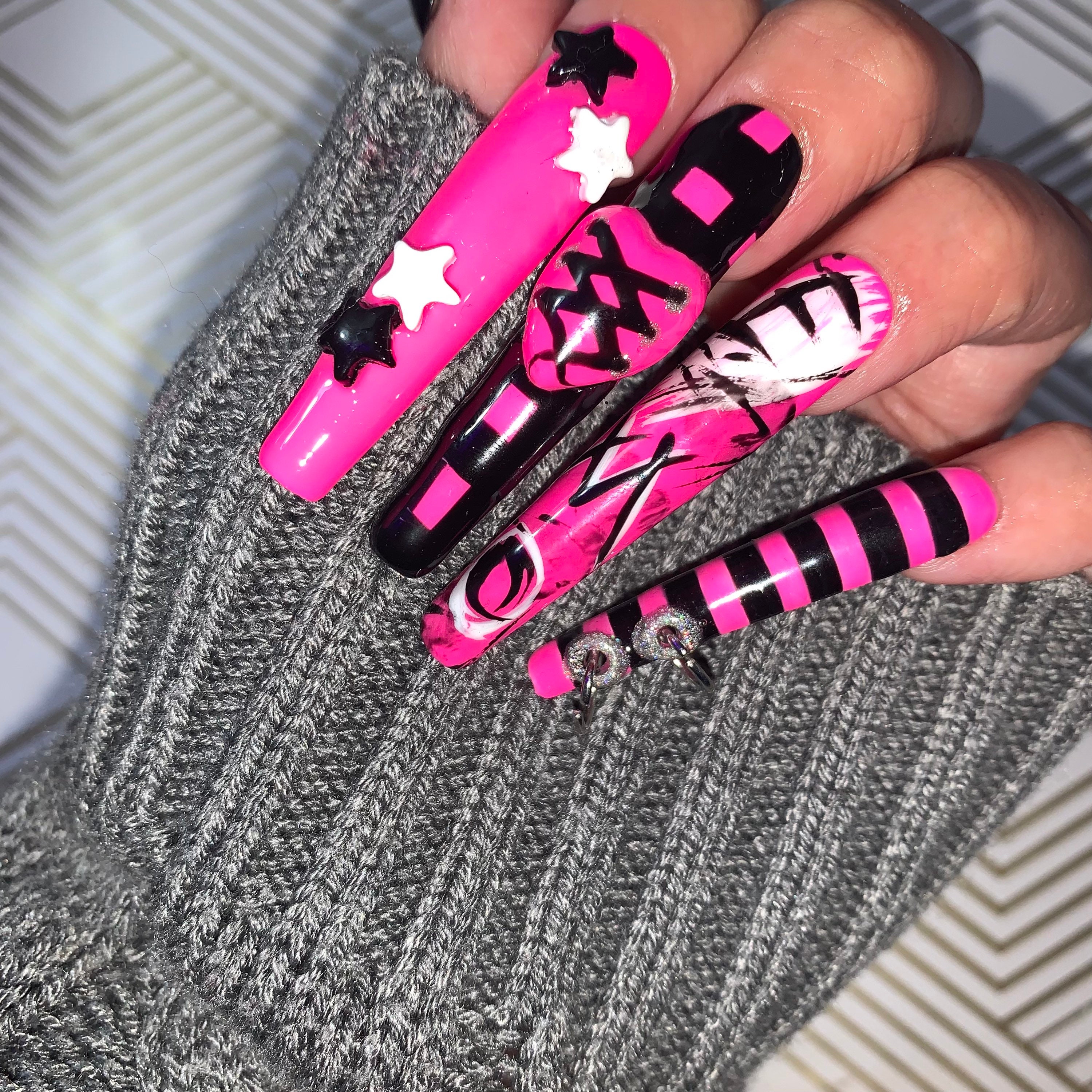 Pink and Black Emo Inspired Press on Nails - Etsy Denmark